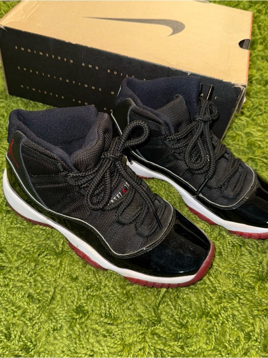 Jordan 11 RetroPlayoffs Bred (2019) 5.5Y